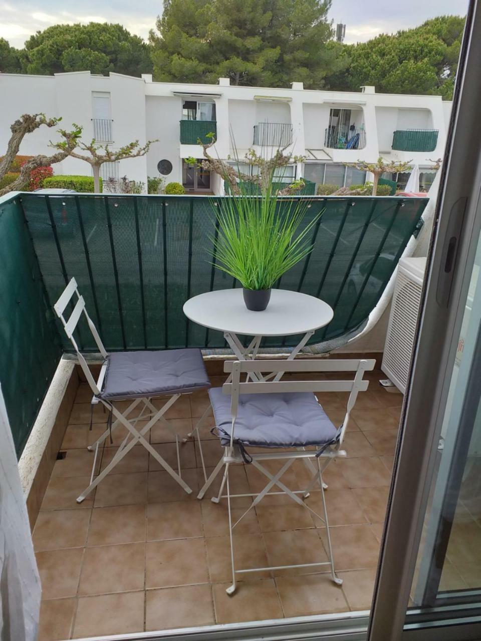 Studio De 25M2 Tout Equipe A 250M Du Bord De Mer La Grande Motte Ngoại thất bức ảnh